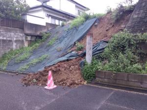 梅の宮　土砂崩れ