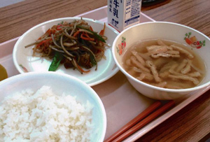 給食