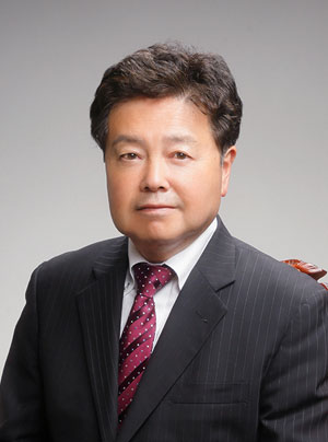 吉木修新教育長の写真